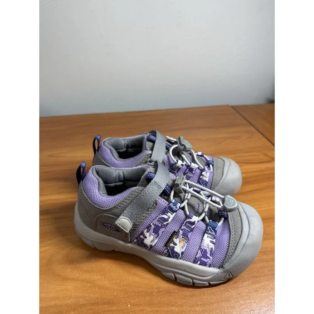 KEEN Kids Newport Purple Gray Camo Round Toe Low Top Sneakers 13 Hiking Outdoor